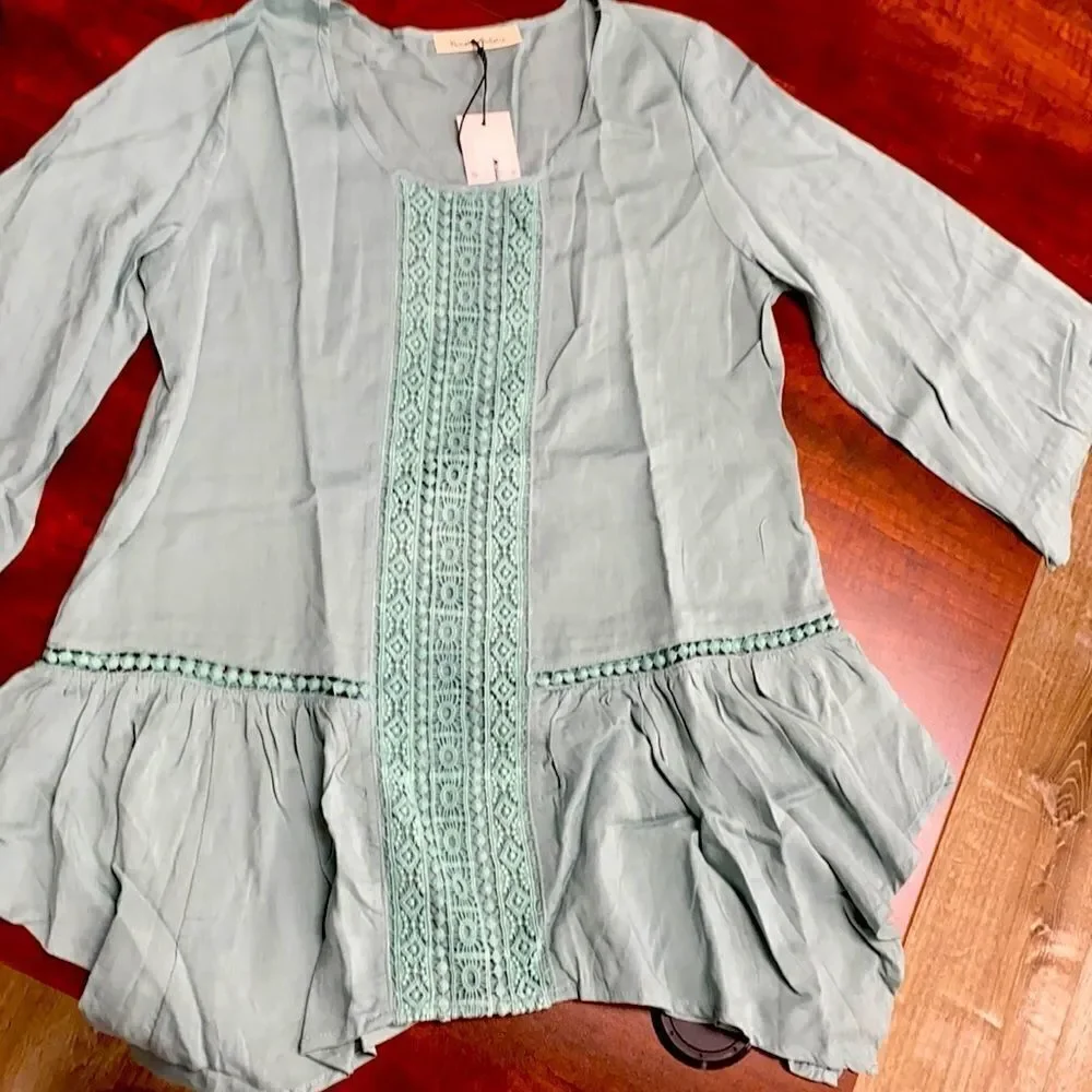 NWT Green Top - Picture 1 of 4